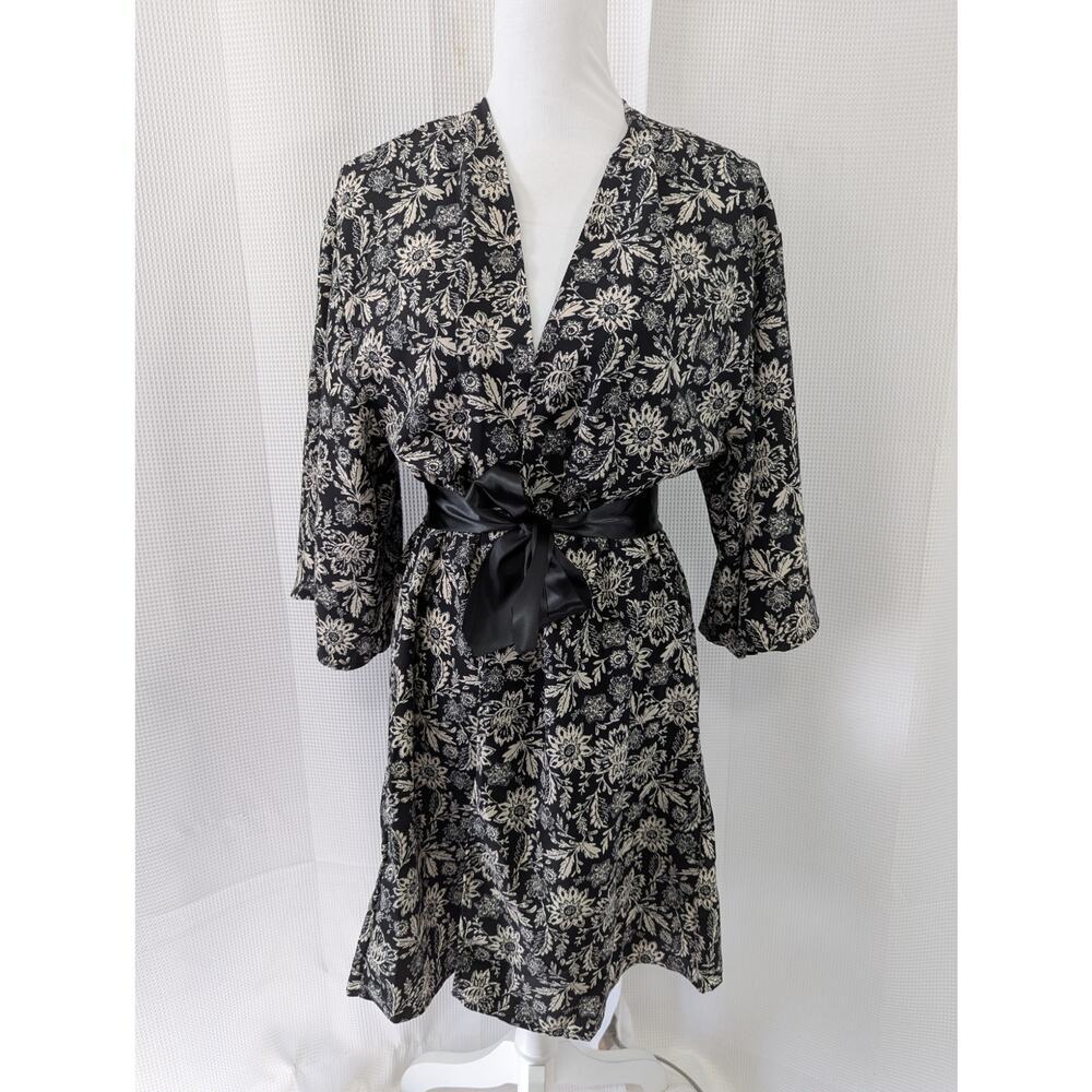 NWT! AGNES & DORA! BLACK & CREAM BOTANICAL/FLORAL KIMONO STYLE ROBE! SZ XSS - Picture 2 of 11